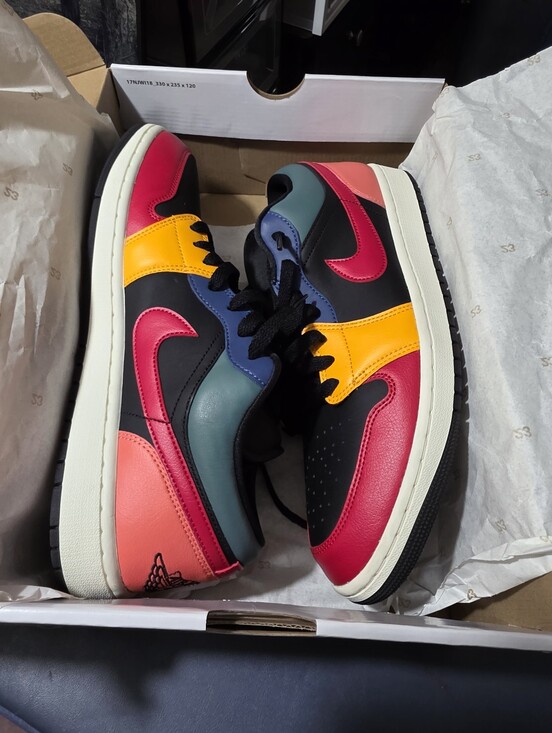 Jordan 1 Colorblock Low-Top Sneakers -Black/fire Red/taxi Size 10.5m. main image 6
